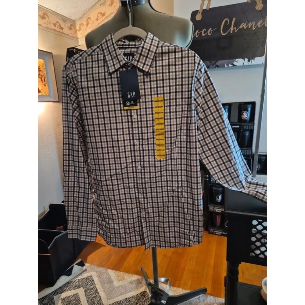 GAP Plaid Button Down Shirt